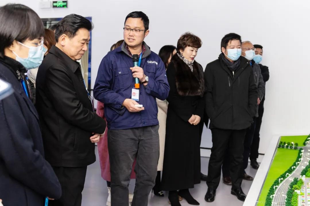 全國、省、市人大代表赴中部產(chǎn)業(yè)基地開展會前集中視察工作