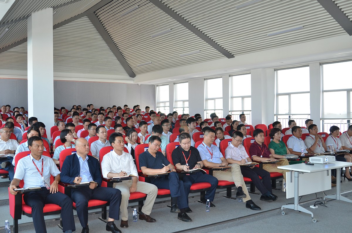 抓好技術(shù)創(chuàng)新，聚焦全球布局丨中偉新材料2019半年度干部會議召開