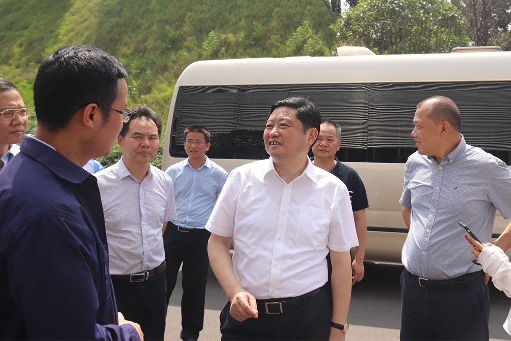 加快發(fā)展，搶占機(jī)遇丨夏建平一行調(diào)研中偉新材料中部產(chǎn)業(yè)基地