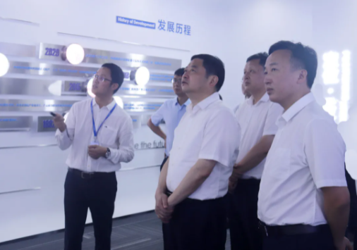 長沙市委常委、常務(wù)副市長夏建平一行赴中部產(chǎn)業(yè)基地調(diào)研