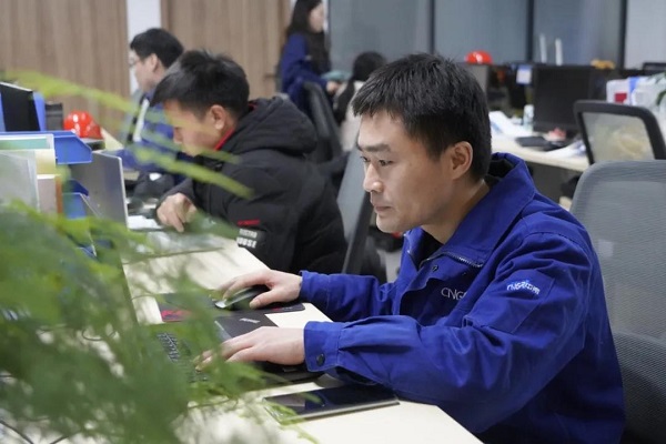 中偉明星講師丨肖坤：八年深耕一線，三尺講臺育“中堅”