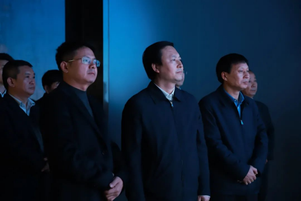 銅仁市委副書記、市長穆嶸坤一行調(diào)研中偉銅仁（上市主體）產(chǎn)業(yè)基地