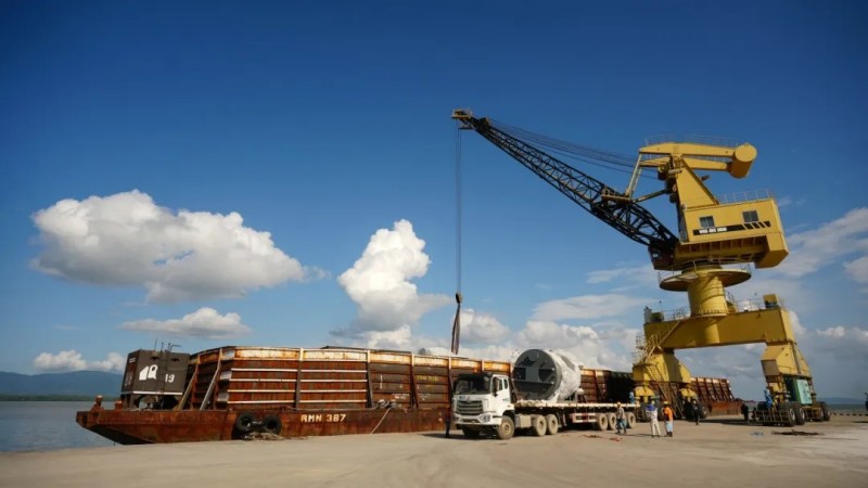 邁入投產(chǎn)“加速度”|中偉南加里曼丹產(chǎn)業(yè)基地首批設(shè)備到港