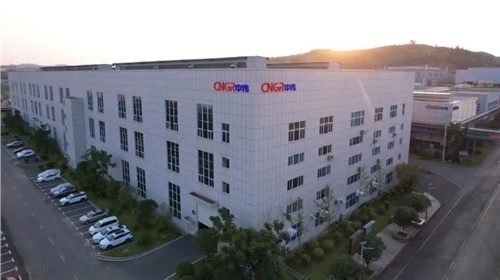 繼CCTV專題報道后，《人民日報》再次點贊中偉