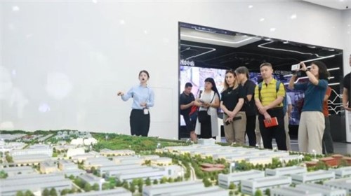 國(guó)際媒體第二波！法新社等11家國(guó)內(nèi)外主流媒體采訪中偉